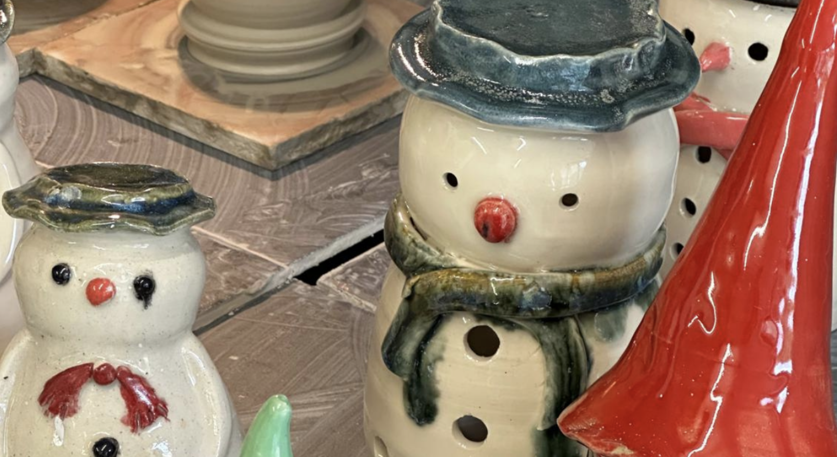 Clay Snowman Building with Causeway Aromatics